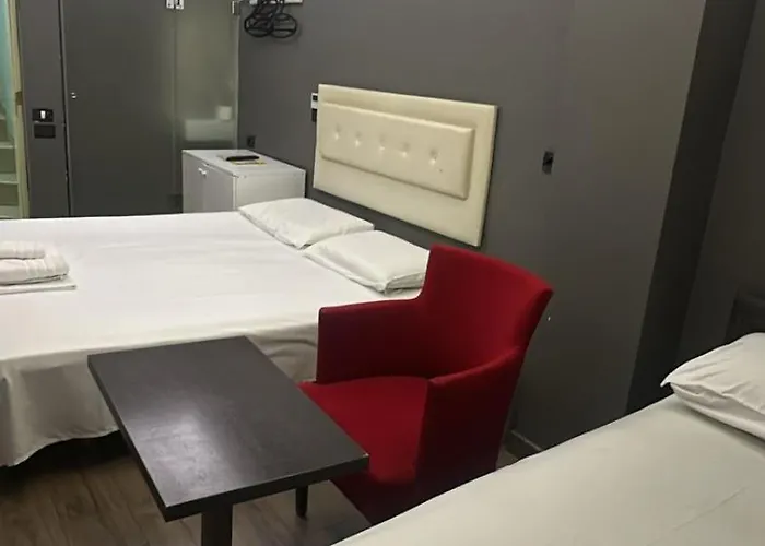 Downtown Economy Hotel 3*
